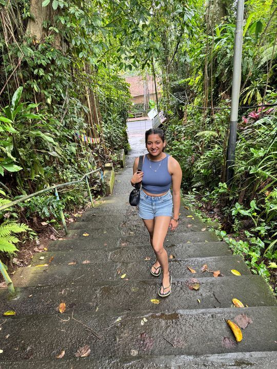 Steps, smiles, and a little jungle magic with Sofia 💚